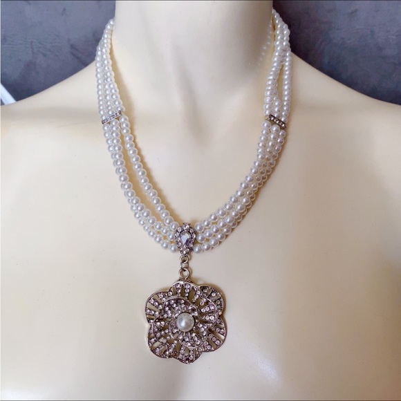 Nordstrom Triple Row of faux pearls and crystal with Camelia Pendant - Picture 3 of 12